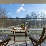 Wislane Tarasy Lux Apartments Cracow By Renters Prestige